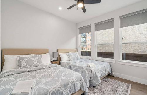 Luxurious Newly Built 5 BR 6 Bath Home w/ Rooftop - Foto 23