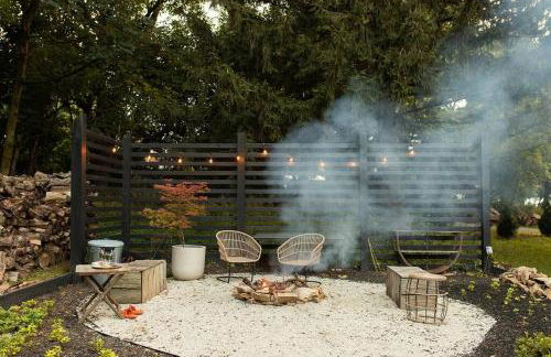 Ode to the '70's creative private home with pool - Foto 42