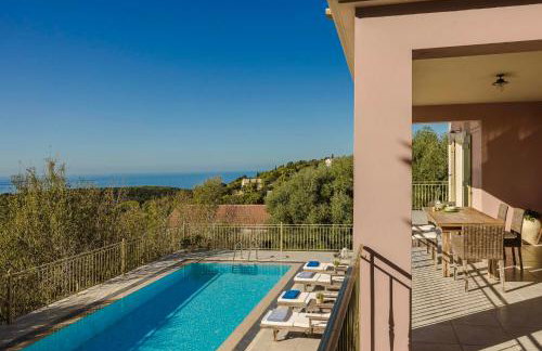 Nikolas by Vintage Travel - Photo 6