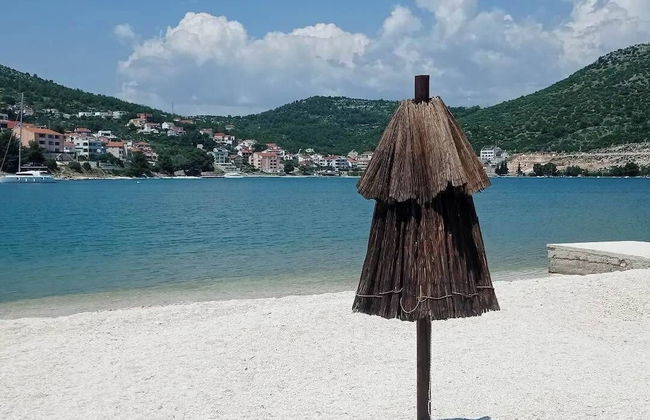 Sea-view Apartment - Sleeps 4, Parking & Balcony - Foto 33