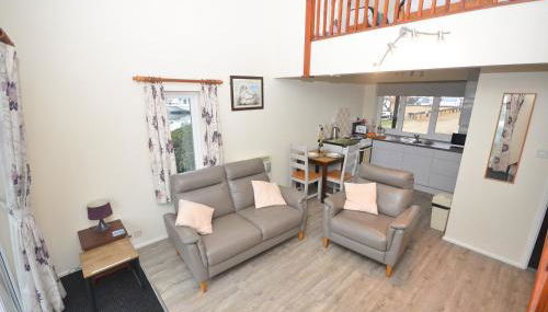 Cavell - sleeps 2 people right in the heart of Wroxham on the Norfolk Broads - Foto 2