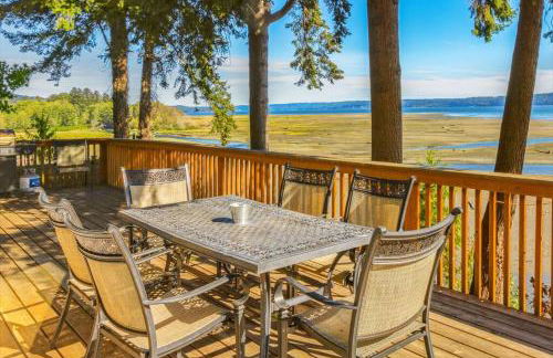 4BR waterfront home with beach access and views - Foto 36