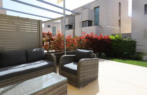 AT014 A pocos metros de la playa, equipamiento completo, piscina comunitaria - Foto 4