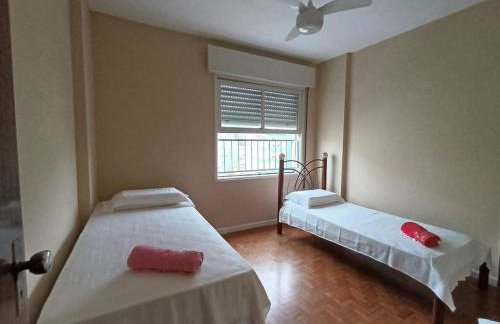 Lindo apartamento com vistas na praia do Gonzaguinha - Foto 14