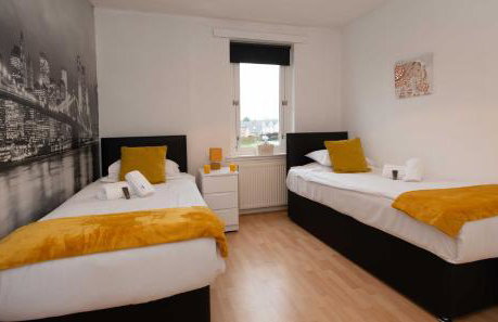 PREMIER - Chapel House with Driveway! - Foto 9