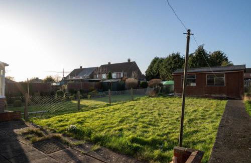 Modern - 2 Bed - Free Parking- by Holiday Homes - Foto 12