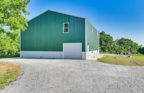 Indoor Recreation Room at Skiatook Vacation Rental - Foto 23