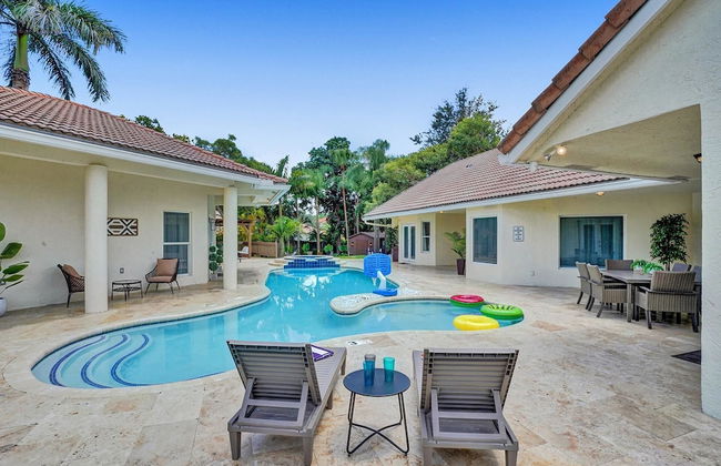 The Grand Luxe 8BR Villa w Pool and Basketball - Foto 30