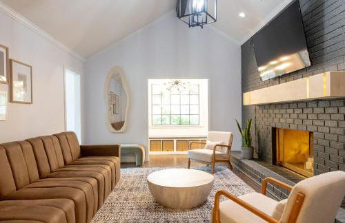 Styled, cozy residential retreat near town center - Foto 1