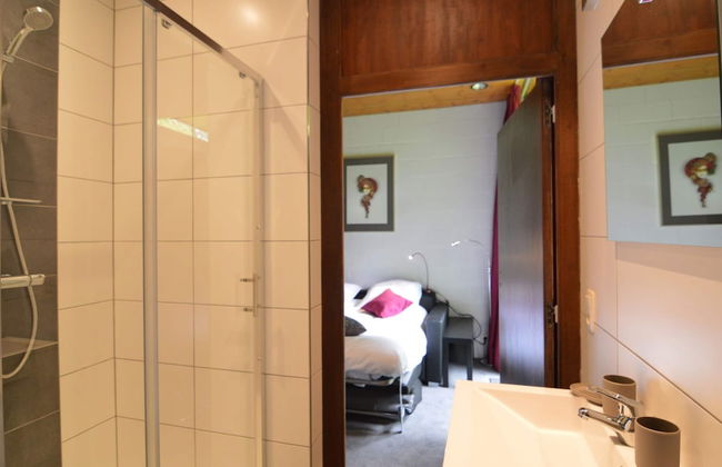 Luxury Villa with Swimming Pool near F1 Circuit - Foto 17