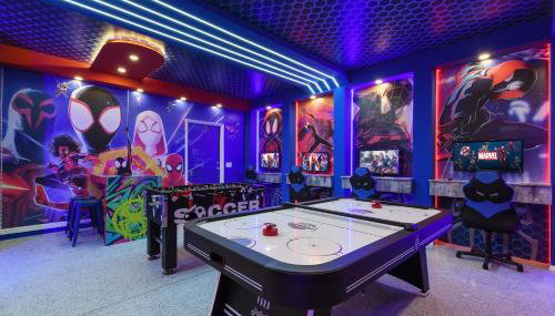 Family Oasis w/ Pool, Game Room & Themed Rooms - Foto 3