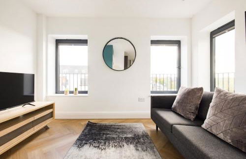 Staines Riverside by Charles Hope - Foto 46