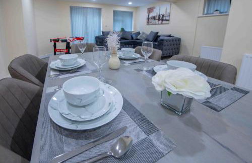 Beautiful, Peaceful, 5 Bedroom home with Hot Tub! - Foto 53