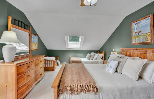 Lakefront Family Home, Kayaks, Hot Tub, Fireplace - Foto 27