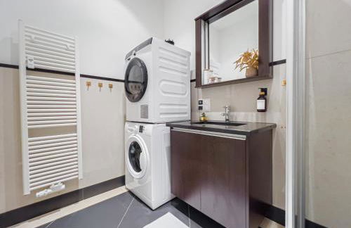 Erstklassiges Ferienapartment Citynah mit 1 Schlafzimmer - WiFi, TV, Küchenzeile, Waschmaschine&Trockner - Foto 27