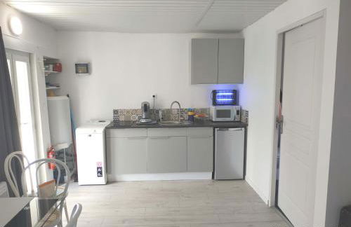 appartement centre ville du Boulou pour 2 adultes-2 enfants- check in 18h 20h check out 11h max juillet-aout 1 semaine minimum - Foto 4