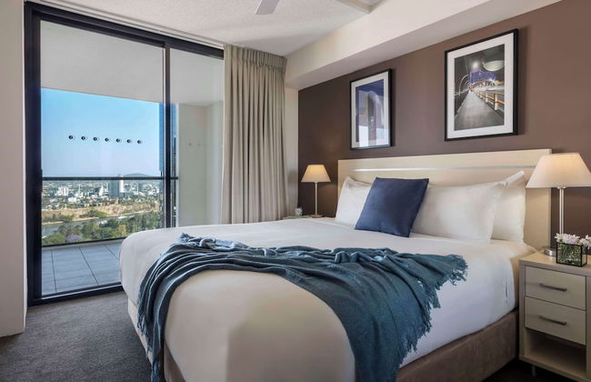 Oaks Brisbane River City Suites - Photo 28