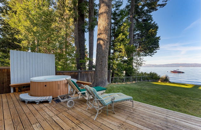 Lakefront Haven by Avantstay Minutes to Ski Resorts Private Dock Boat - Photo 34