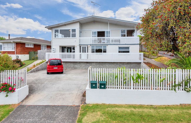 Sunny Three Bedroom Delight Upper Level - Foto 19