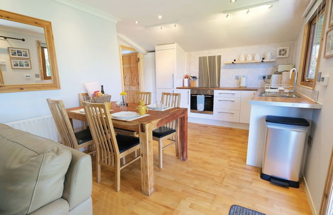Merlins Cabin - 2 Bed - Blaen Cedi Farm - Foto 9