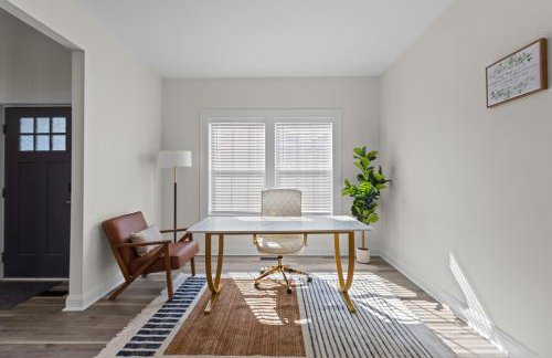 Brand New 4BR Near Downtown and Lucas Oil Stadium - Photo 4