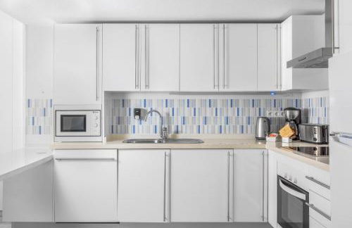 Los Amigos Beach Club - Photo 32