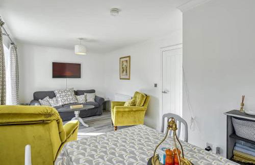 Modern Manchester House with Airport Links - Pass the Keys - Photo 7