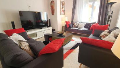 COQUELICOT - Spacieuse maison 172m2 - 4 chambres - Parking Privé & Wifi Gratuit - Foto 3