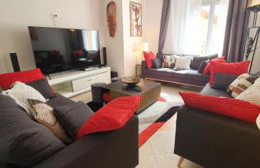 COQUELICOT - Spacieuse maison 172m2 - 4 chambres - Parking Privé & Wifi Gratuit - Foto 3