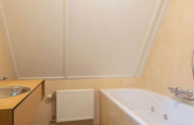 Bungalow Near Breda & De Biesbosch Park - Photo 12