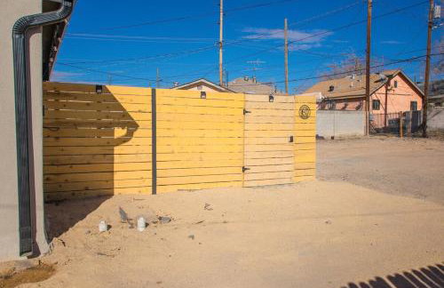 Sage Suite at ArnoTriplex! Private Hot Tub-Close to Downtown-Pet Friendly-No Pet Fee! - Photo 31