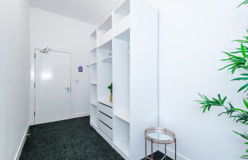 Large Home Salford -Free Parking - Foto 23