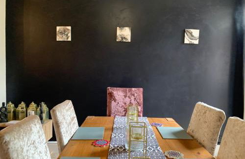 Beautifully Styled 2BR Home with Garden - Foto 6