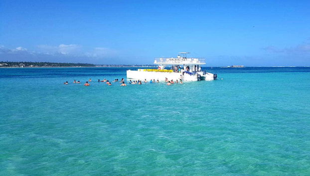 Banho nas águas mornas caribenhas
