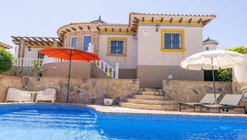 Casa Lilly-Rose, a beautiful 3 bedroom detached villa a short walk to the Villamartin Plaza & Golf course - Foto 3