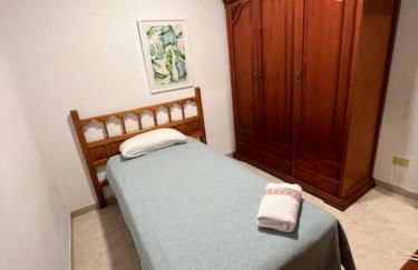 Große Terrasse mit Esstisch, Markise. Einfach - Foto 5