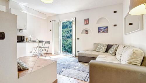 1 Bedroom Beautiful Home In Avegno - Foto 1