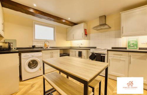 4 BR - Sleeps 12 - Long Stays - Free Parking - Foto 3