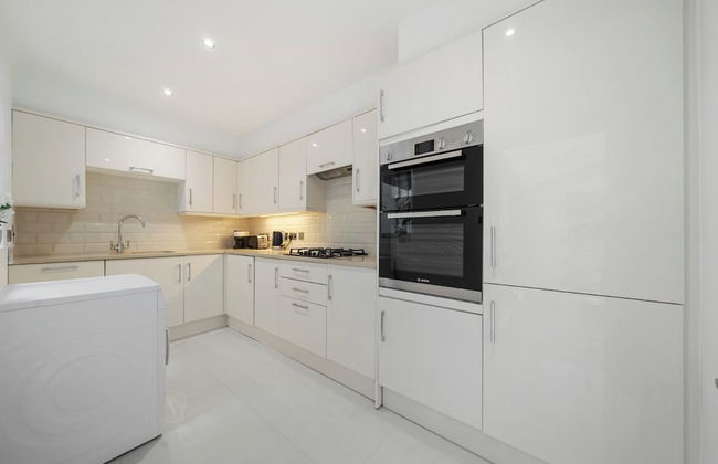 The Hertford Boutique - Photo 23