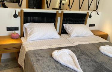 Latramys Suites - Photo 37