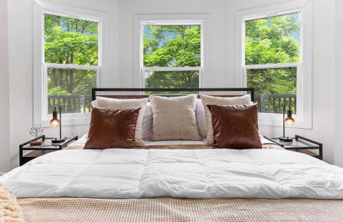 Spacious 4BR House Near Downtown, Perfect for Groups & Pets - Foto 25