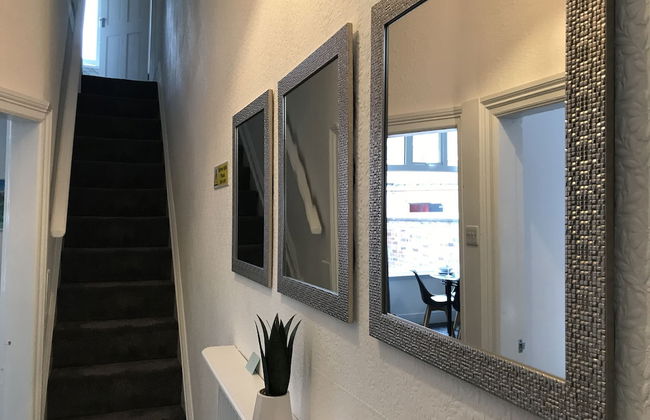 Bright Spacious 3-bed With Office & Patio, Preston - Foto 2