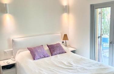 Architect designed house with pool and private beach - Photo 12