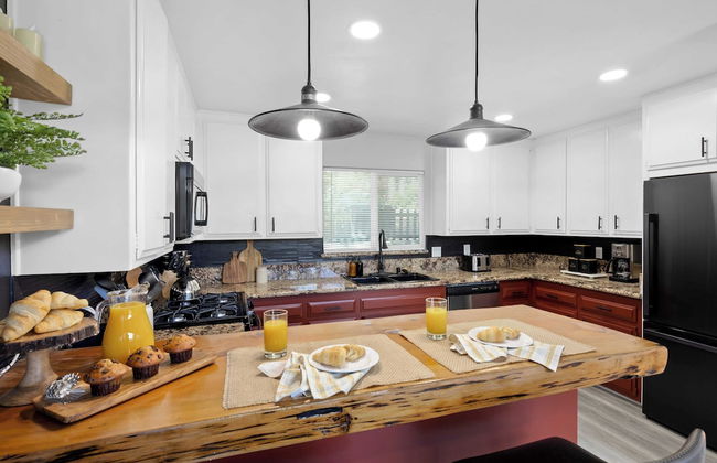 The Matterhorn Manor by Avantstay Harry Potter Inspired A-frame Home w/ Hot Tub & Views - Foto 14