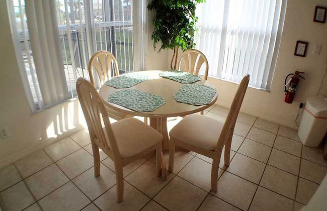 4BR 3BA Home in Indian Creek by CV-2675 - Foto 12