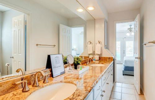 Dock and Outdoor Entertainment Home on Lake Conroe - Photo 21