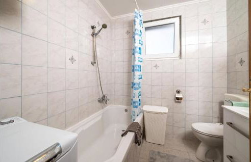Pet Friendly Apartment In Krsan - Photo 22