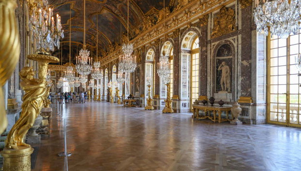 Eiffel Tower Guided Tour + Versailles Day Trip by Train - Photo 5, Explore the Palace of Varseilles