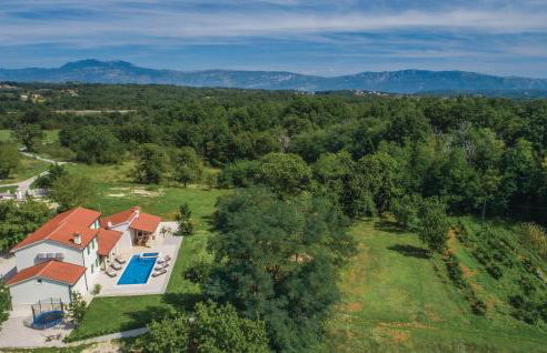 4 Bedroom Gorgeous Home In Pican - Photo 14