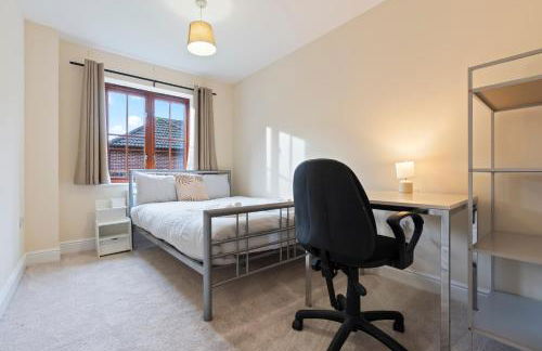 Cozy 2bed flat with free parking near Willen Lake in Milton Keynes - Foto 7